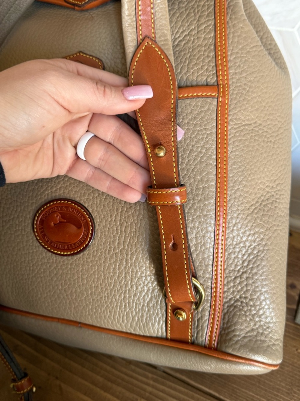 Vtg Dooney & Bourke AWL Drawstring Backpack with Matching Wallet - Picture 3 of 16